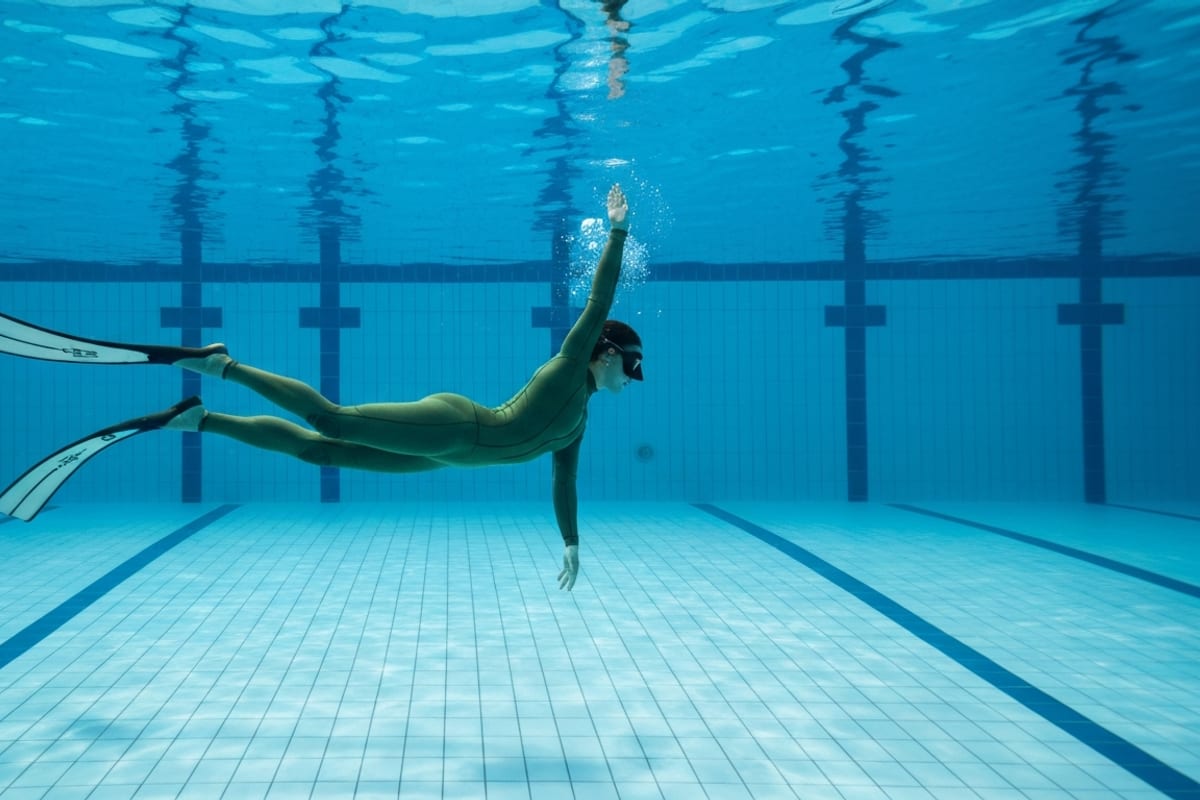 Dynamic Apnea: Training, Technique, and Records